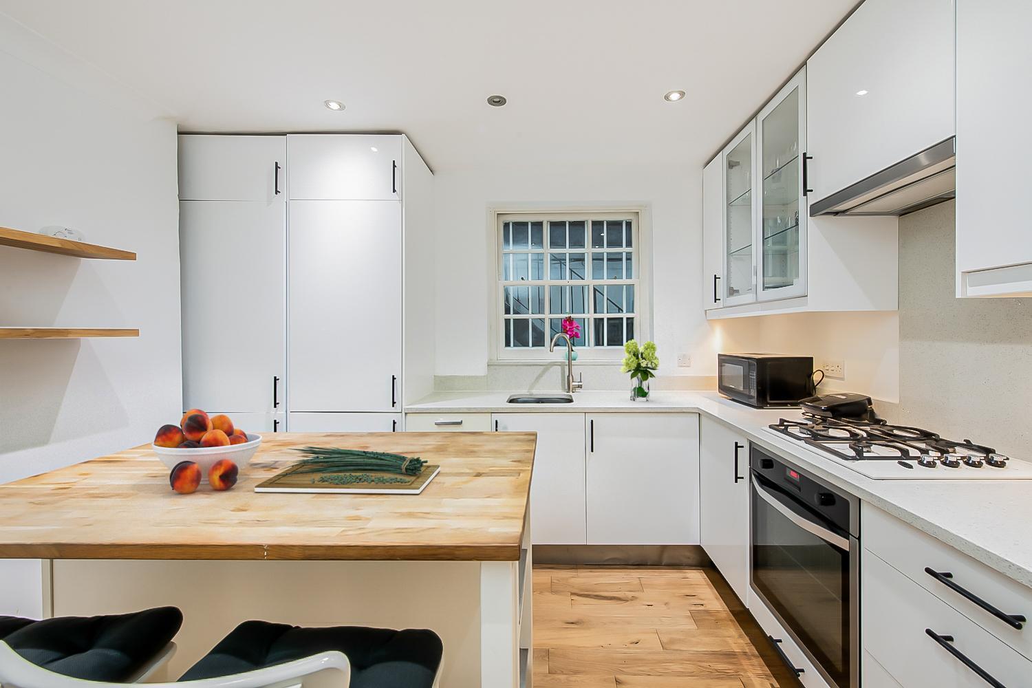 Апартаменты 2-bed In The Heart Of Camden
